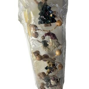 Vintage New Polyresin Figurine Ornaments Wood Beads Twine Christmas 9ft Garland